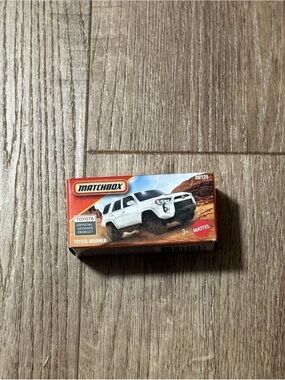 NEW MATCHBOX 2025 POWER GRAB - TOYOTA 4RUNNER - #09/125 - WHITE - SEALED BOX